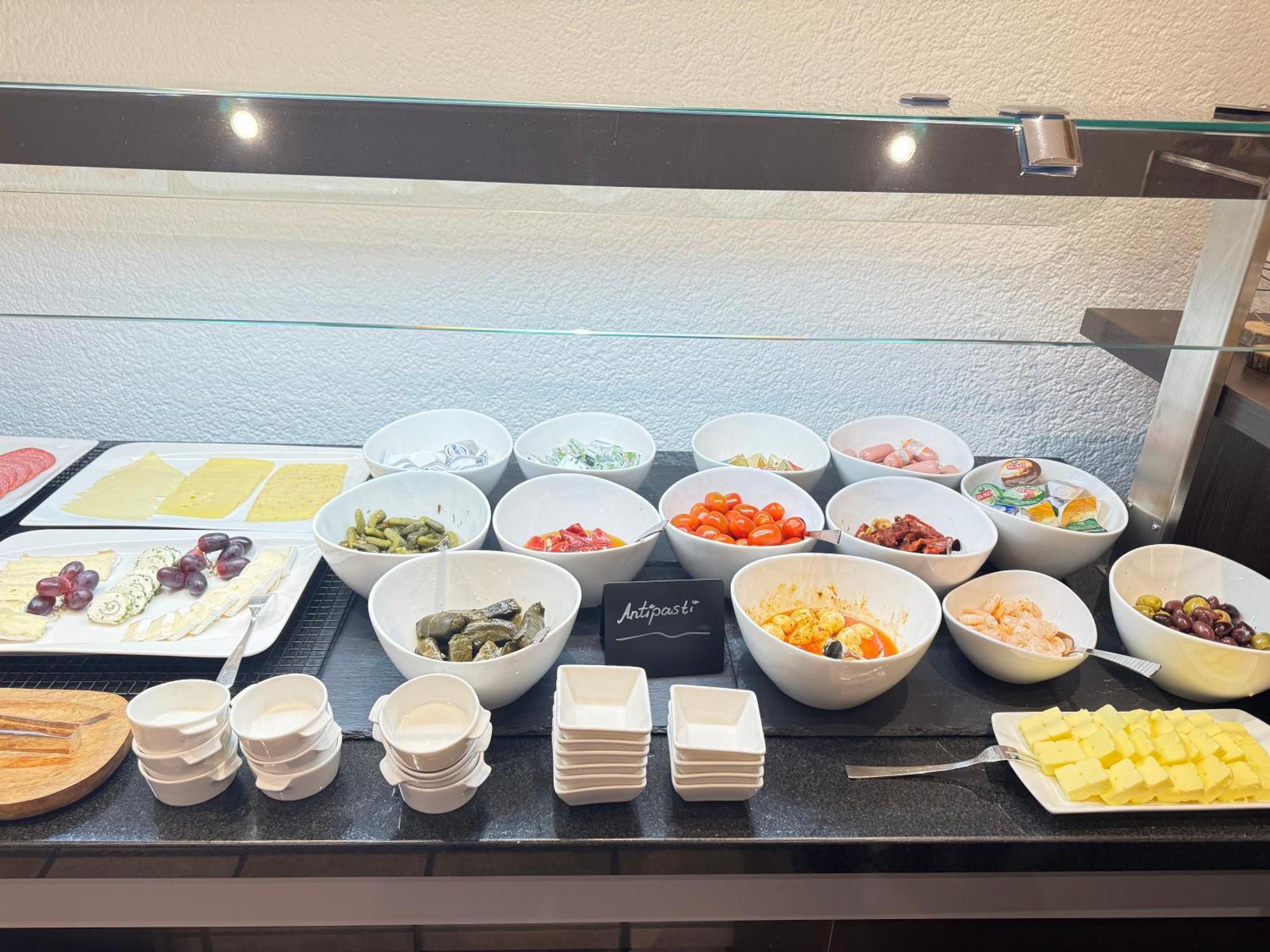 Hotel Zur Linde 萨尔路易斯 外观 照片